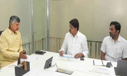 ఆర్థిక శాఖపై సీఎం సమీక్ష.. కేంద్రం నుంచి రావాల్సిన నిధులపై అధికారులకు కీలక సూచనలు