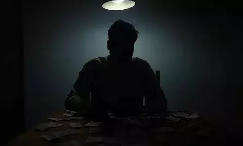 నా భర్త కామపిశాచి.. లేదు, నా భార్య అక్రమ సంబంధం పెట్టుకుంది