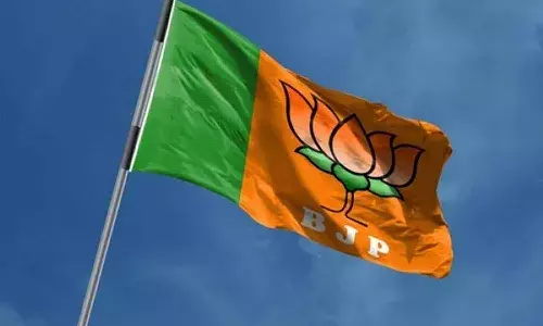 జీహెచ్ఎంసీ మేయర్ కనిపించడం లేదు.. కాస్త వెతికి పెట్టరూ..!