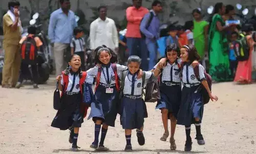 తెలంగాణలో ఫీజుల బరువుకు చెక్ పెట్టేలా చర్యలు