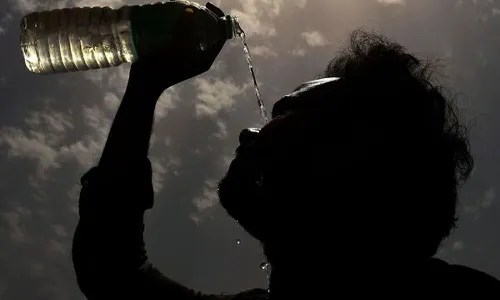 వేడిగాలుల ఎఫెక్ట్.. ప్రభుత్వ కార్యాలయాల పని వేళలు మార్పు