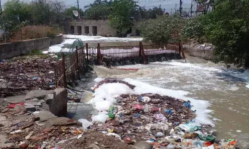 రెయిన్ ఎఫెక్ట్‌.. హైదరాబాద్‌లోకి కెమికల్స్