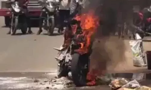 Hyderabad, Bike catches fire, Kukatpally , rising temperatures