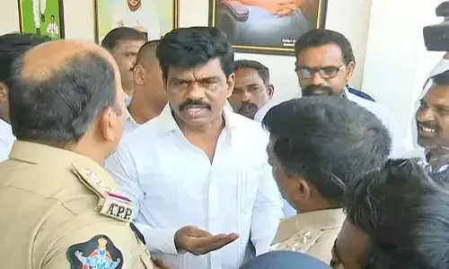 గుంటూరు కోర్టుకు గోరంట్ల మాధవ్