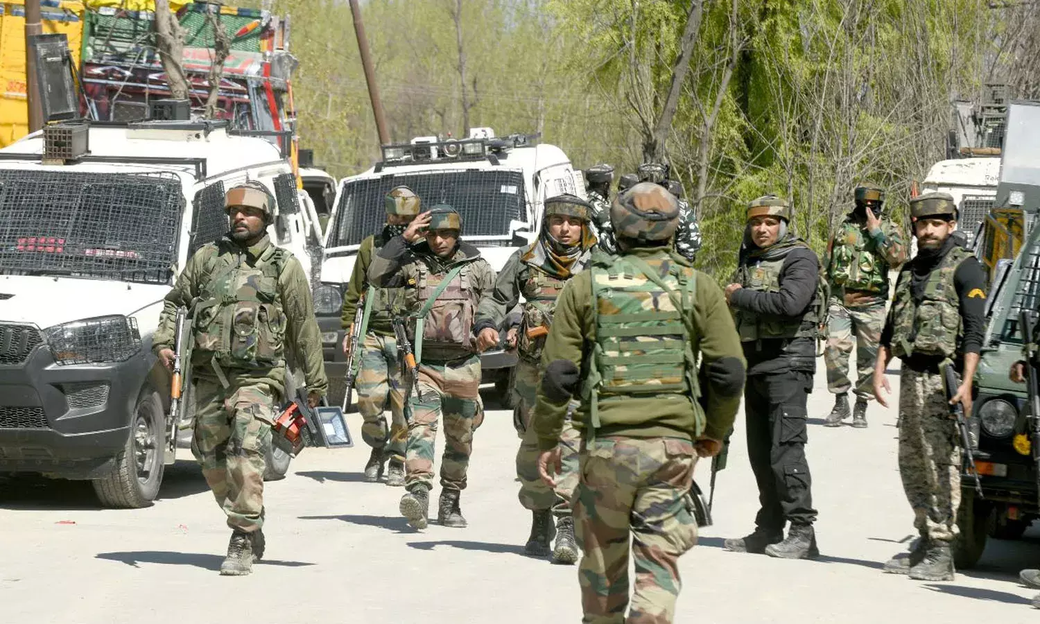 Army officer, gunfight, Pakistani infiltrators,Jammu Kashmir