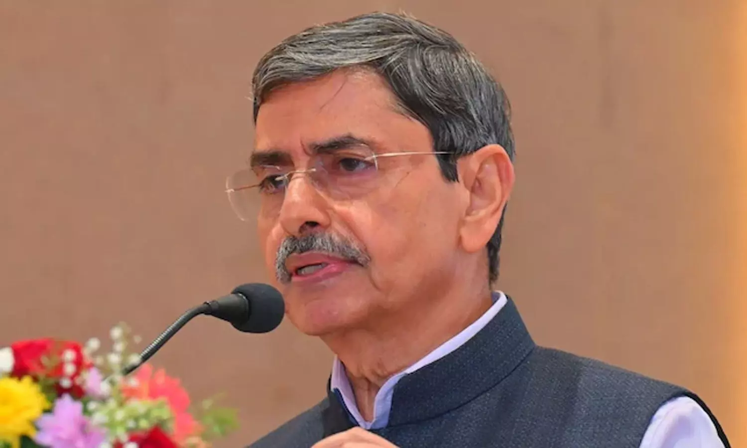 Tamil Nadu Governor asks students to chant Jai Shri Ram, sparks row Tamil Nadu Governor asks students to chant Jai Shri Ram, sparks row