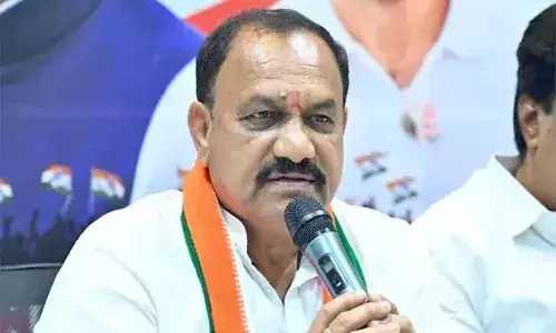 కేసీఆర్, కేటీఆర్ పగటి కలలు కనడం మానుకోవాలి