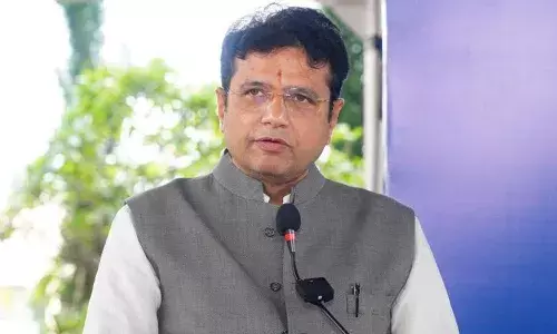 స్మితా సబర్వాల్ పోస్టుపై చట్ట ప్రకారం చర్యలు : మంత్రి