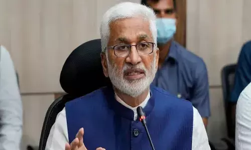 ముందురోజే వస్తానన్న విజయసాయి రెడ్డి.. తీరా షాకిచ్చాడు..!