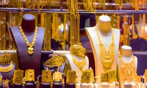 Gold Price : లక్షకు రూ.200 దూరంలో బంగారం ధర..!