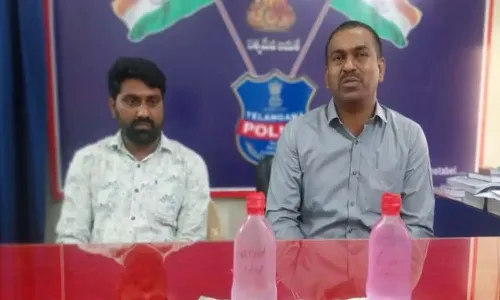 ఏసీబీకి చిక్కిన మణుగూరు సీఐ