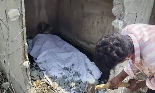 సంప్‌లో మహిళ మృతదేహం