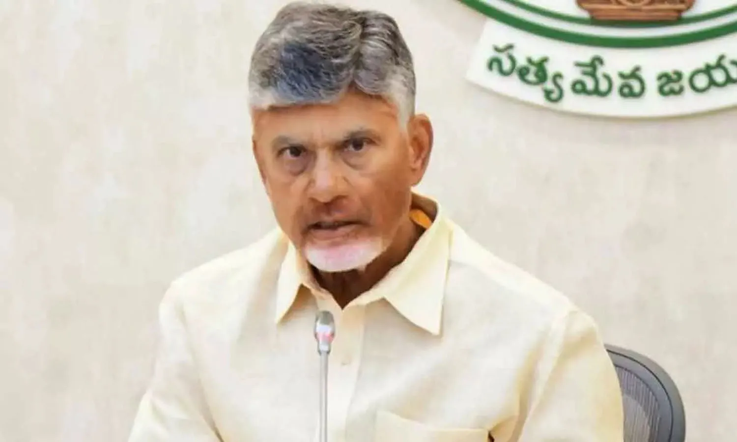 వారిని కాలగర్భంలో కలిపేస్తాం.. సీఎం చంద్రబాబు హెచ్చరిక