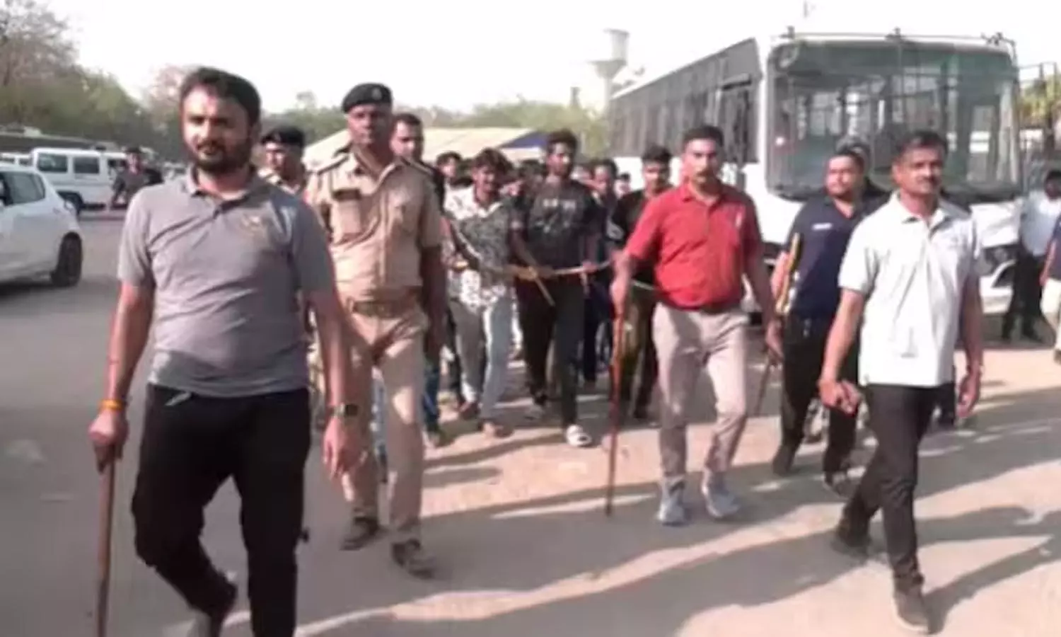illegal Bangladeshi migrants, Surat, Ahmedabad, detained illegal Bangladeshi migrants, Surat, Ahmedabad, detained