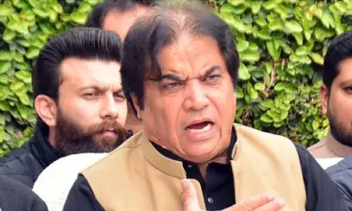 nuclear warheads, Pak minister Hanif Abbasi , threat, India,