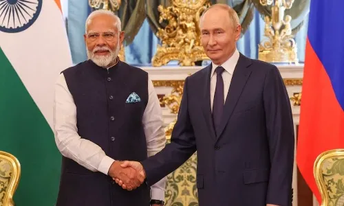రష్యా పర్యటనను వాయిదా వేసుకున్న ప్రధాని మోదీ.. కారణం ఏమిటంటే..?