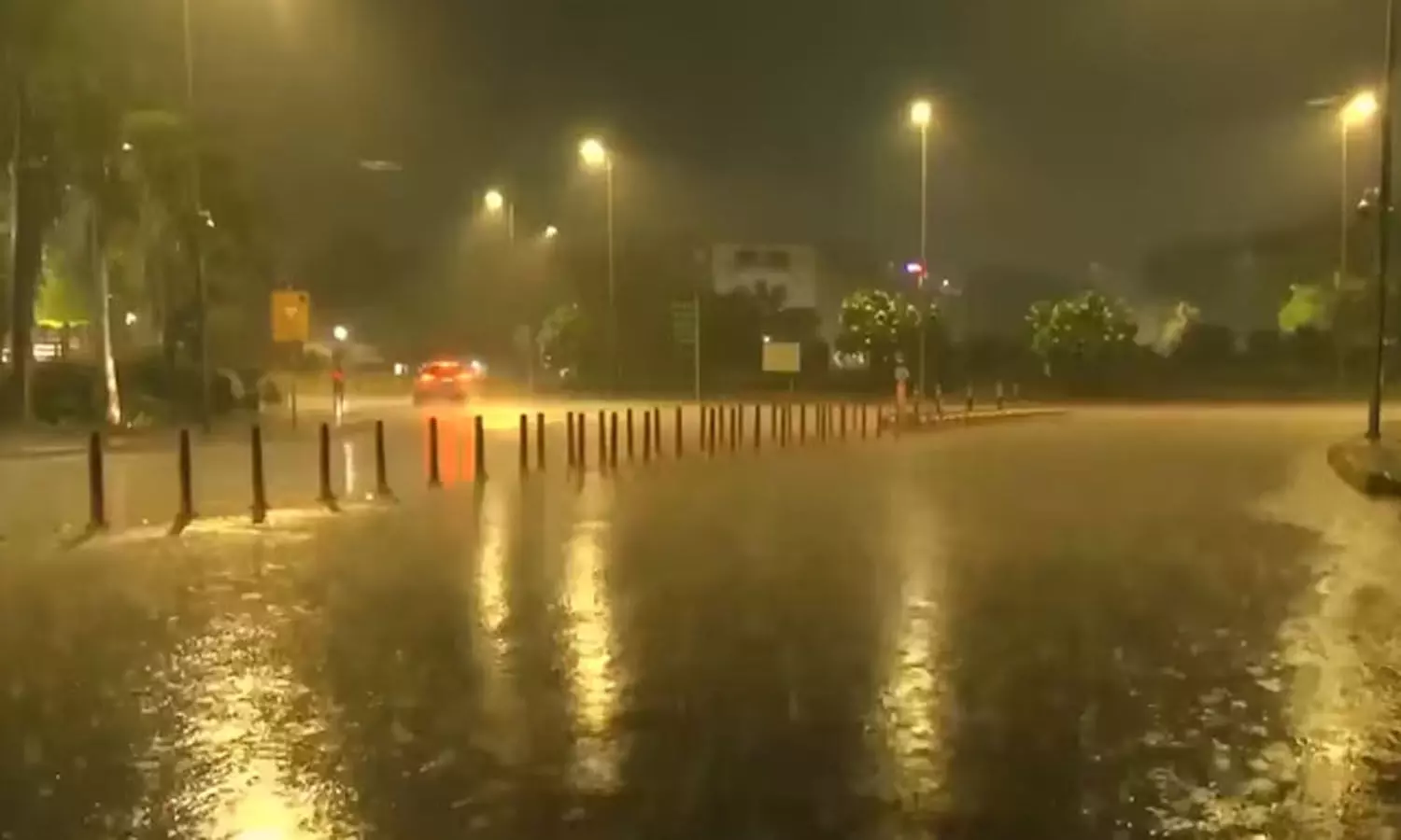 flights delayed, flights diverted, heavy rain, Delhi, NCR flights delayed, flights diverted, heavy rain, Delhi, NCR