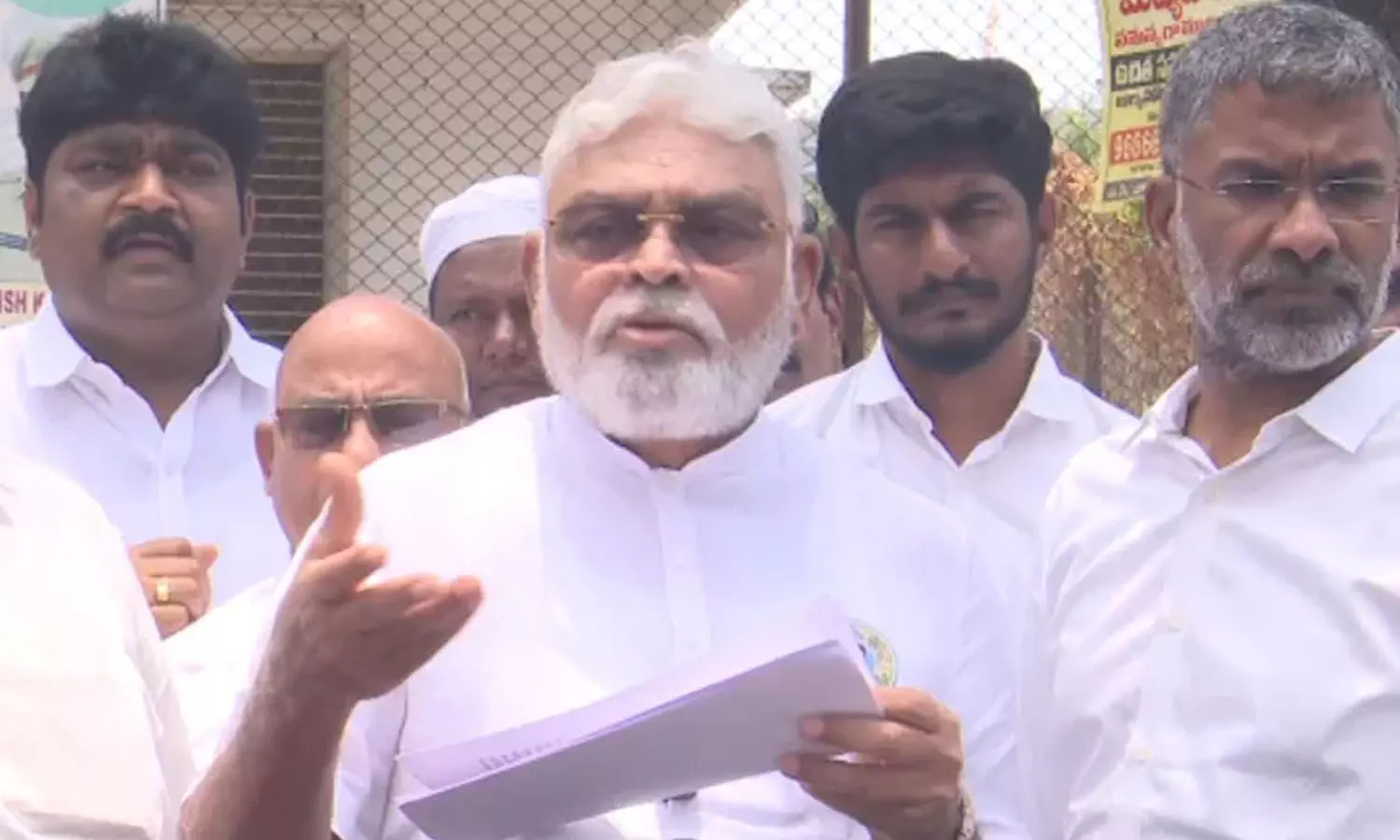 వారిద్దరిపై యాక్షన్ తీసుకోవాలి : అంబటి రాంబాబు వారిద్దరిపై యాక్షన్ తీసుకోవాలి : అంబటి రాంబాబు