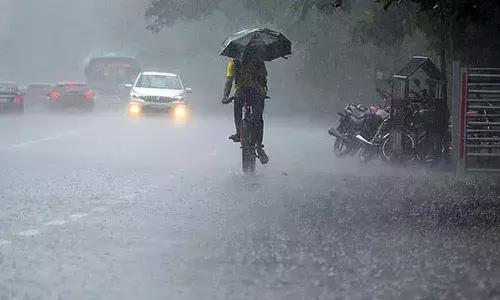 తెలంగాణ, ఏపీలోని ఈ జిల్లాల్లో నేడు భారీ వర్షాలు