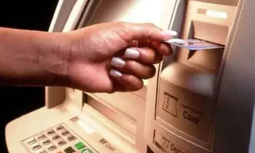 ఏటీఎంలు మూతపడడం లేదు.. దయచేసి నమ్మకండి
