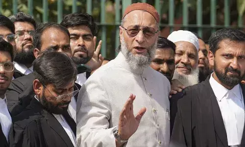 పాకిస్థాన్ చేష్టలు మానవాళికే ప్రమాదం : ఓవైసీ