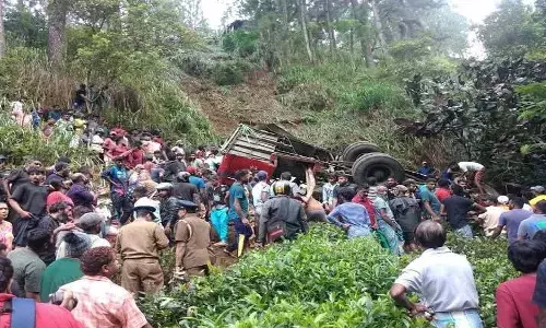 International News, Srilanka, Bus Accident, Passengers Bus