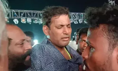 Actor Vishal, hospitalised , Kollywood