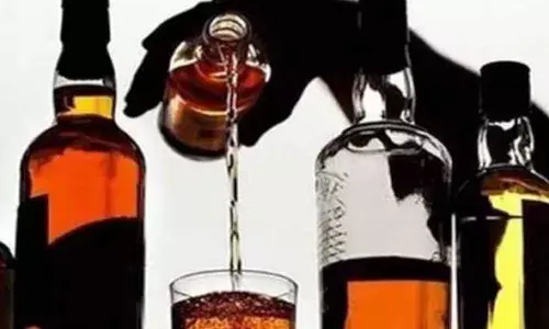 కల్తీ మద్యం తాగి 14 మంది మృతి.. ఆరుగురి పరిస్థితి విషమం