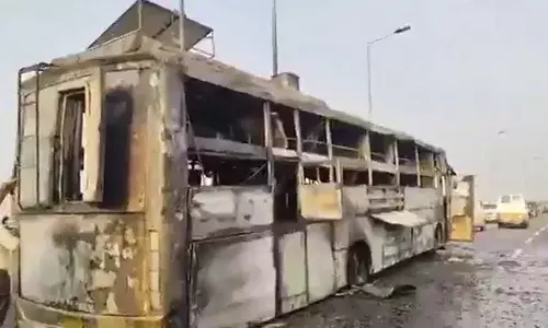 Crime News, National News, Uttarpradesh, LucknowFire, DoubleDeckerBus