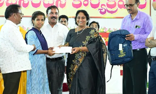 విద్యార్థుల తల్లుల ఖాతాల్లోకి రూ. 15 వేలు.. ఏ రోజంటే..?