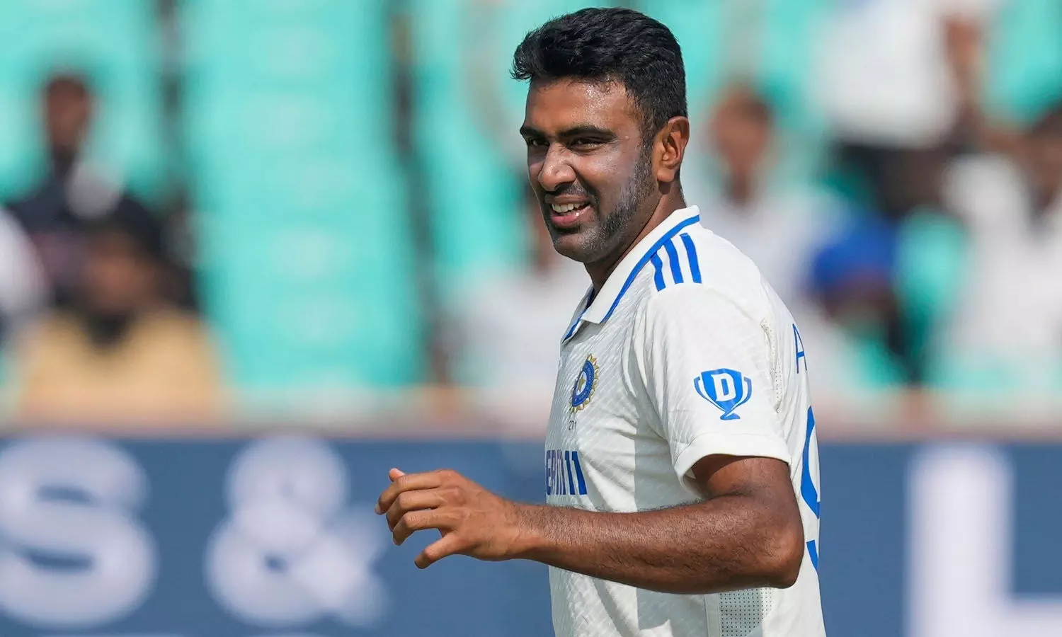 అతడిని రెండేళ్ల పాటు టెస్ట్ కెప్టెన్ చేయండి..! అతడిని రెండేళ్ల పాటు టెస్ట్ కెప్టెన్ చేయండి..!