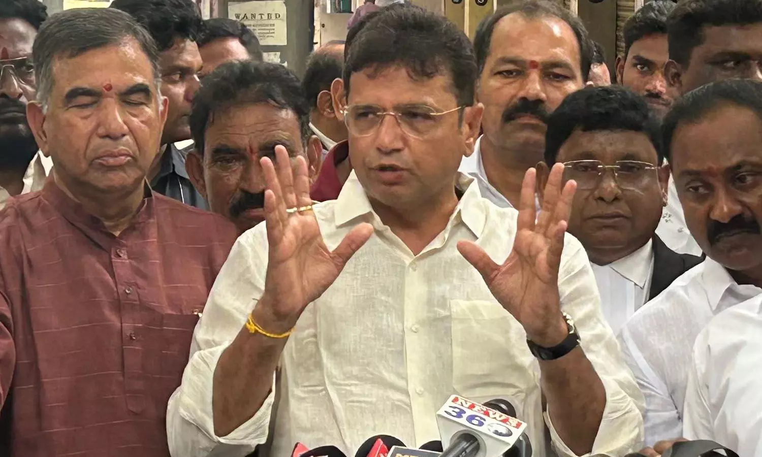 మంత్రి శ్రీధర్ బాబుకు ఊరట మంత్రి శ్రీధర్ బాబుకు ఊరట