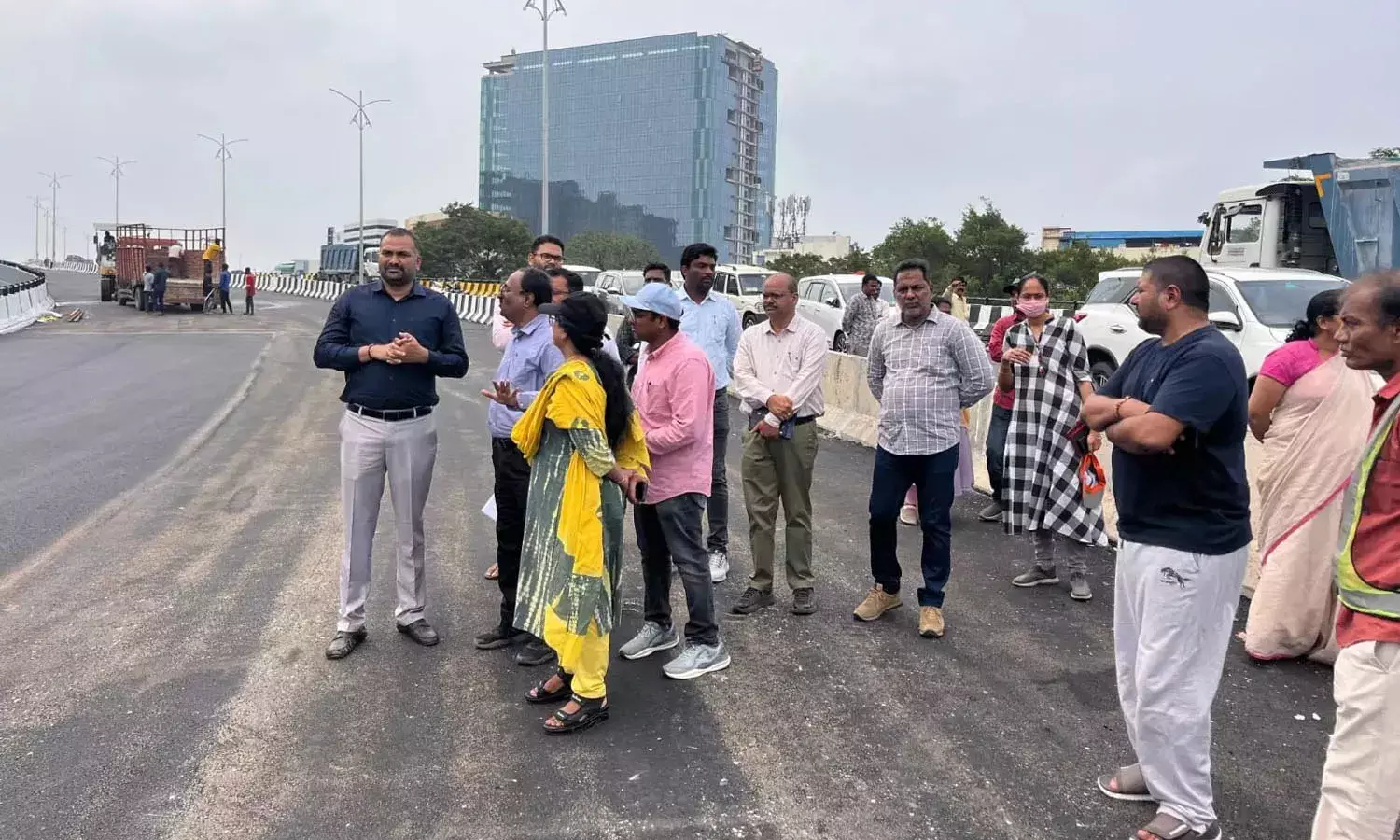 GHMC, major infrastructure projects, Hyderabad, funds, land acquisition