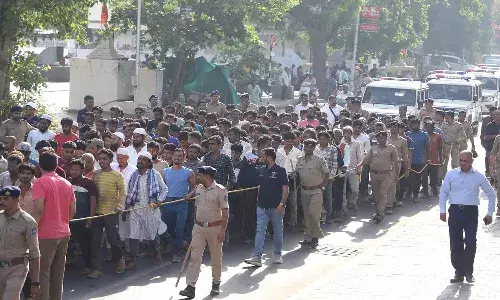 వారి కోసం జల్లెడ పడుతున్న పలు రాష్ట్ర ప్రభుత్వాలు