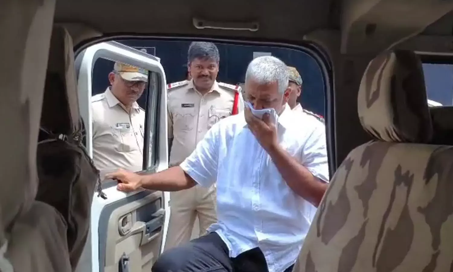 Andrapradesh, Vallabhaneni Vamsi, Gannavaram, Fake House Title Case, Police Custody