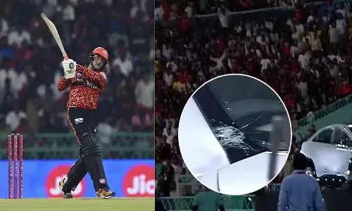 భారీ సిక్సర్తో స్పాన్సర్కు నష్టం మిగిల్చిన అభిషేక్ శర్మ.. ఏం జరిగిందో వీడియోలో చూడు..! భారీ సిక్సర్తో స్పాన్సర్కు నష్టం మిగిల్చిన అభిషేక్ శర్మ.. ఏం జరిగిందో వీడియోలో చూడు..!