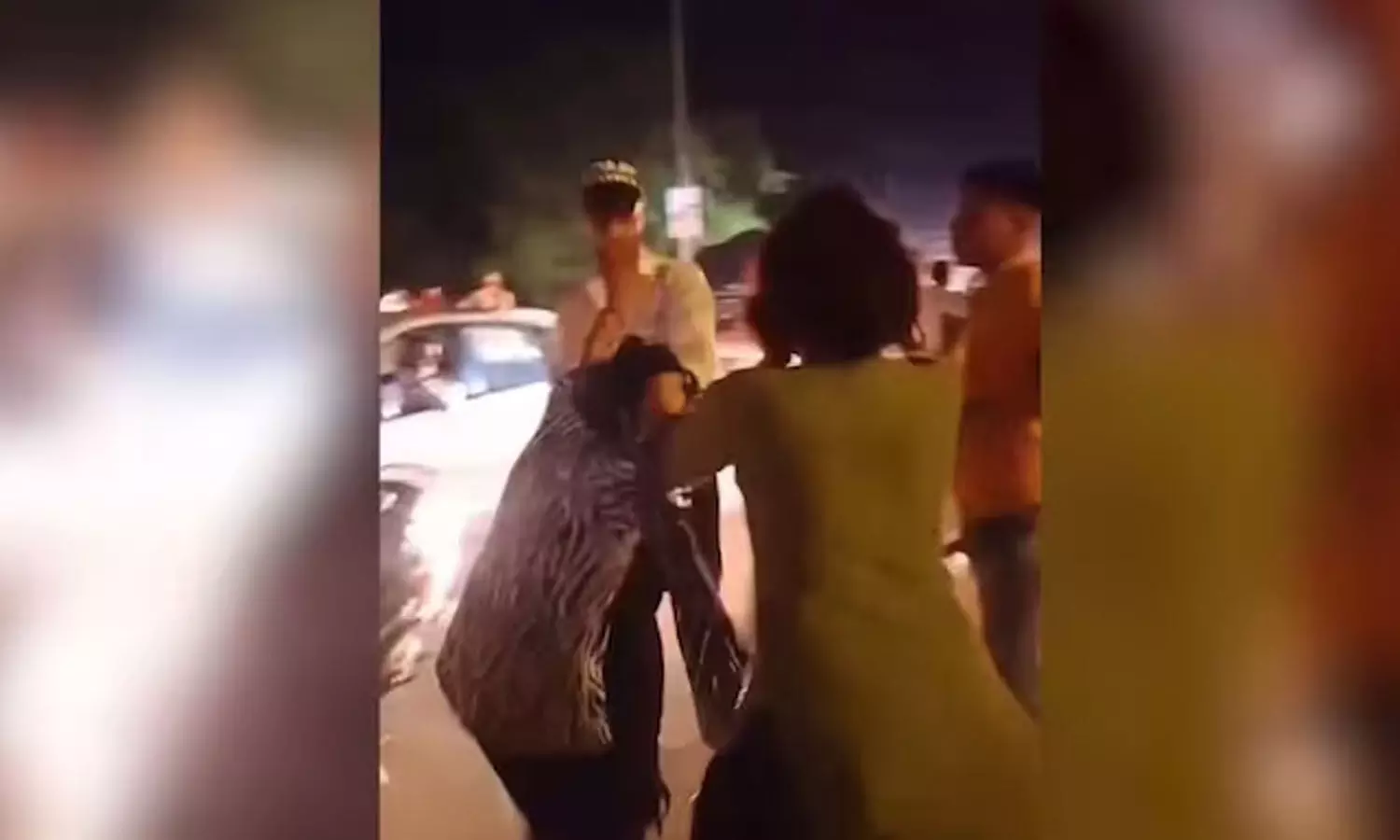Viral Video, UP woman, husband, girlfriend, thrashed,public Viral Video, UP woman, husband, girlfriend, thrashed,public