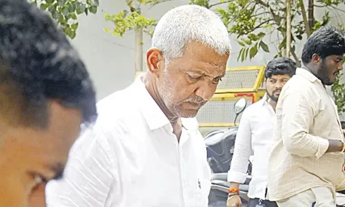 నకిలీ ఇళ్ల పట్టాల కేసు.. వల్లభనేని వంశీకి స్వ‌ల్ప ఊరట