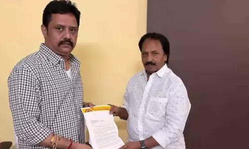 ఫిలిం ఛాంబర్ను ఆశ్రయించిన హరిహర వీరమల్లు నిర్మాత