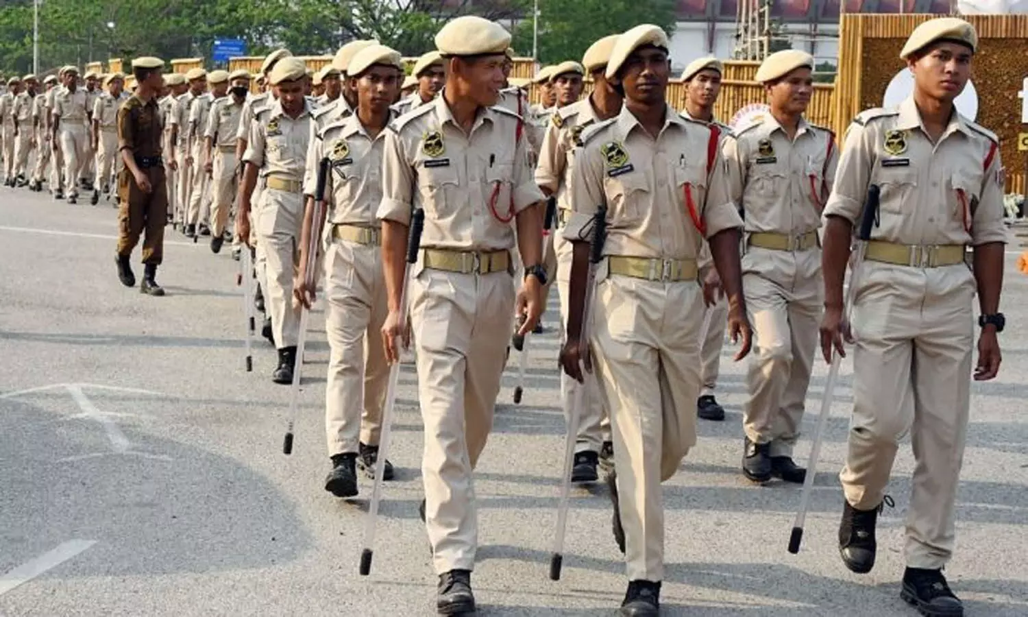 గుడ్న్యూస్.. పోలీసు శాఖలో 24 వేల ఉద్యోగాల భర్తీకి త్వరలో నోటిఫికేషన్..! గుడ్న్యూస్.. పోలీసు శాఖలో 24 వేల ఉద్యోగాల భర్తీకి త్వరలో నోటిఫికేషన్..!