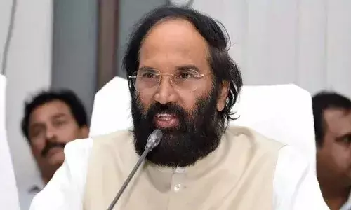 కేసీఆర్, హరీష్లు పదేళ్లు ఏపీ కోసమే పనిచేశారు : మంత్రి ఉత్తమ్