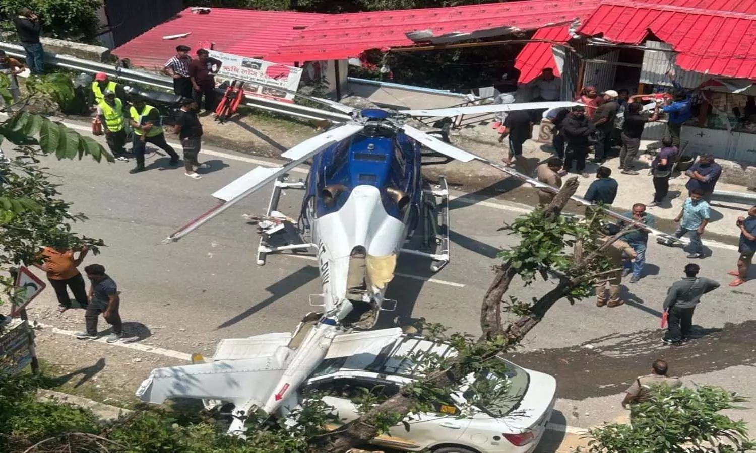 National News, Uttarakhand, Helicopter, Emergency Landing National News, Uttarakhand, Helicopter, Emergency Landing