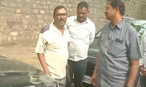 Andraprades, Amaravati, Kommineni Srinivas Rao, AP Police, Defamatory Comments, Tullur Police Station
