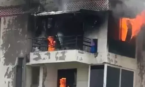 National News, Delhi, Dwarka, Fire Accident, father And Two children Died