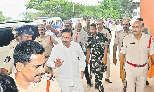 మాజీ మంత్రి కాకాణి గోవర్ధన్ రెడ్డికి రిమాండ్