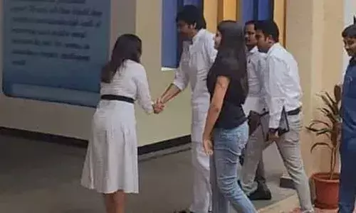 కుమారుడిని స్కూల్‌లో చేర్పించిన పవన్ కళ్యాణ్