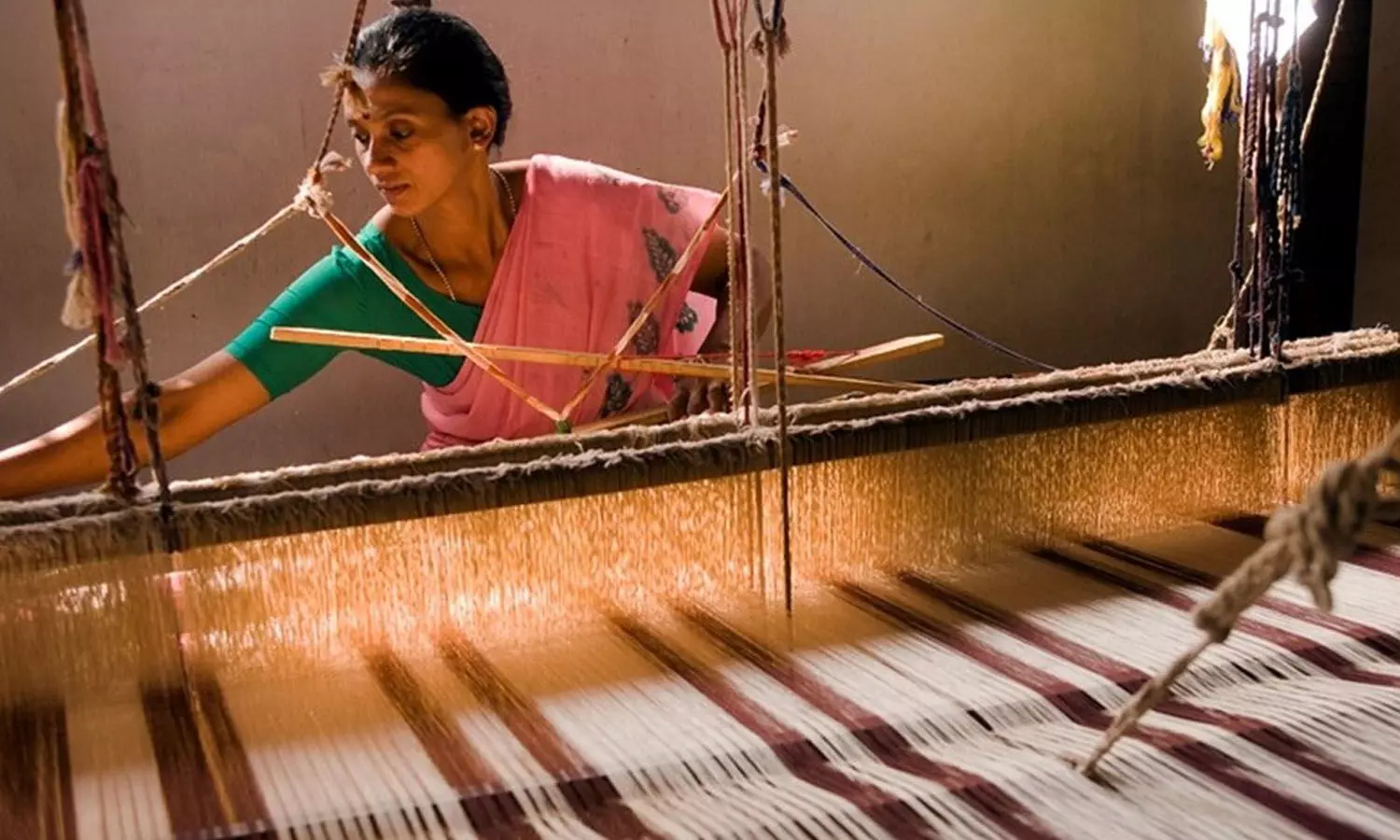 Minister Savitha, wages, handloom workers, APnews Minister Savitha, wages, handloom workers, APnews