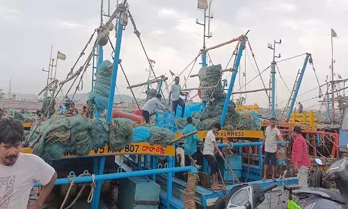 Andrapradesh, Fishing, Fishing resumes, Ban Ends, fishermen