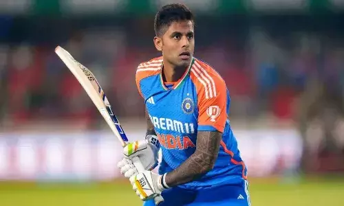 అకస్మాత్తుగా ఇంగ్లండ్కు బయలుదేరిన సూర్యకుమార్ యాదవ్