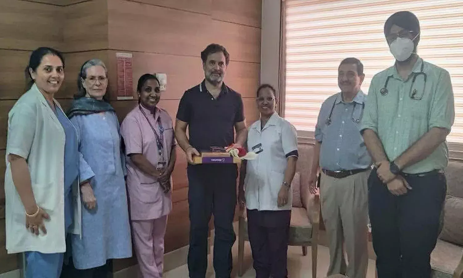 ఆసుపత్రి నుండి సోనియా గాంధీ డిశ్చార్జ్